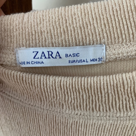 Zara women’s blouse with cinched waist - Picture 4 of 4